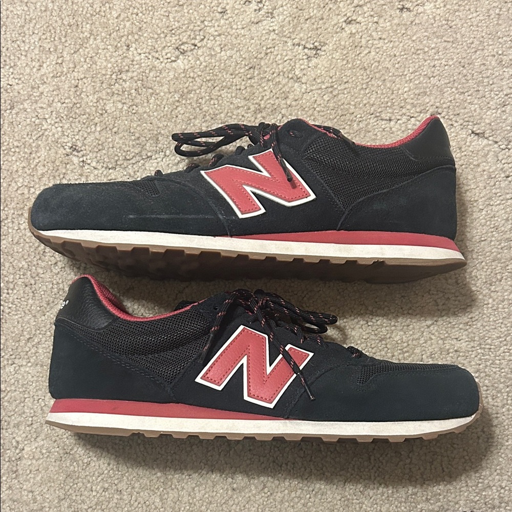 New Balance Men's Black and Red Athletic Sneakers